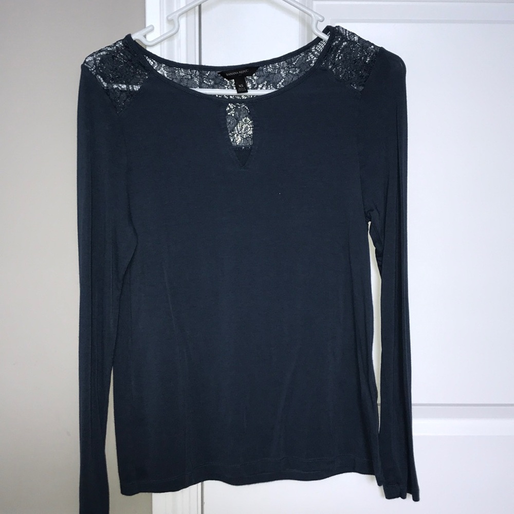 long sleeve with key whole